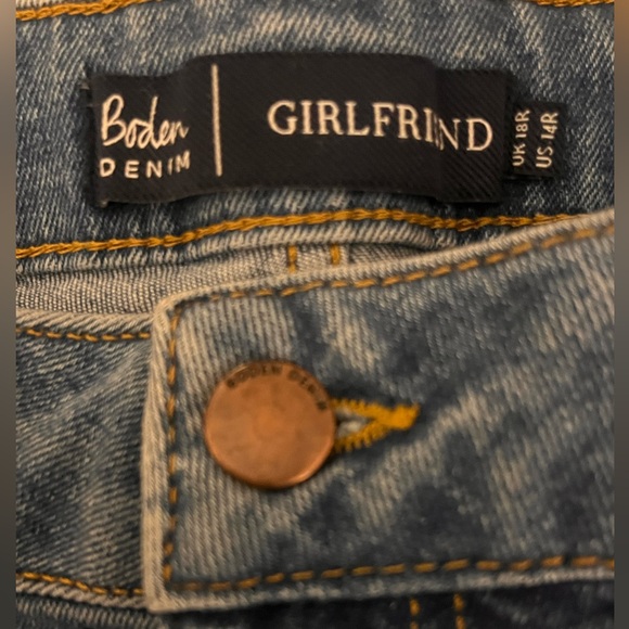 Boden Light Blue Relaxed Men's Jeans - Picture 5 of 9